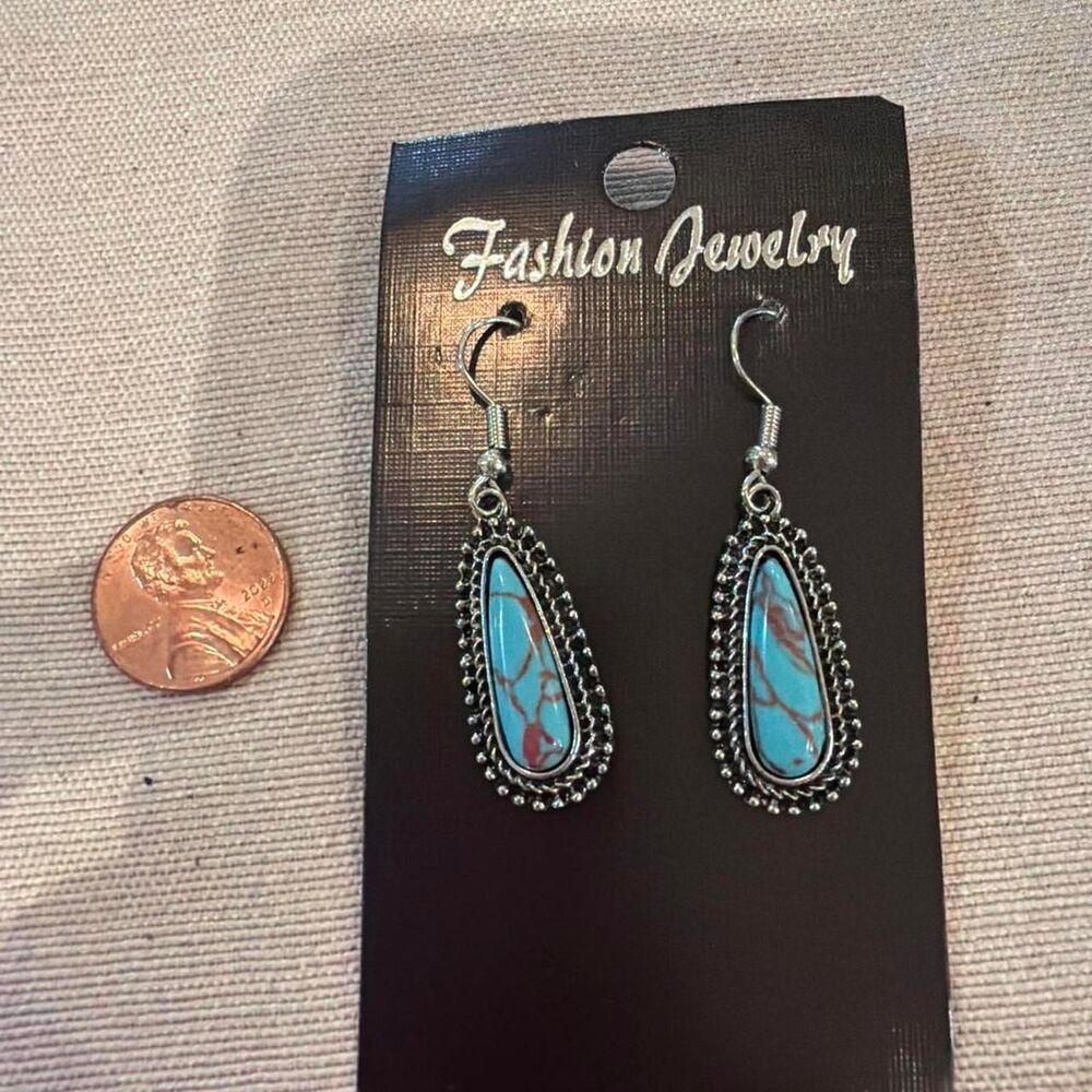 Unbranded Women's Silver and Blue Jewellery